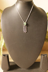 Leaf Design Green Crack Crystal Quartz Gemstone Silver Finish Necklace