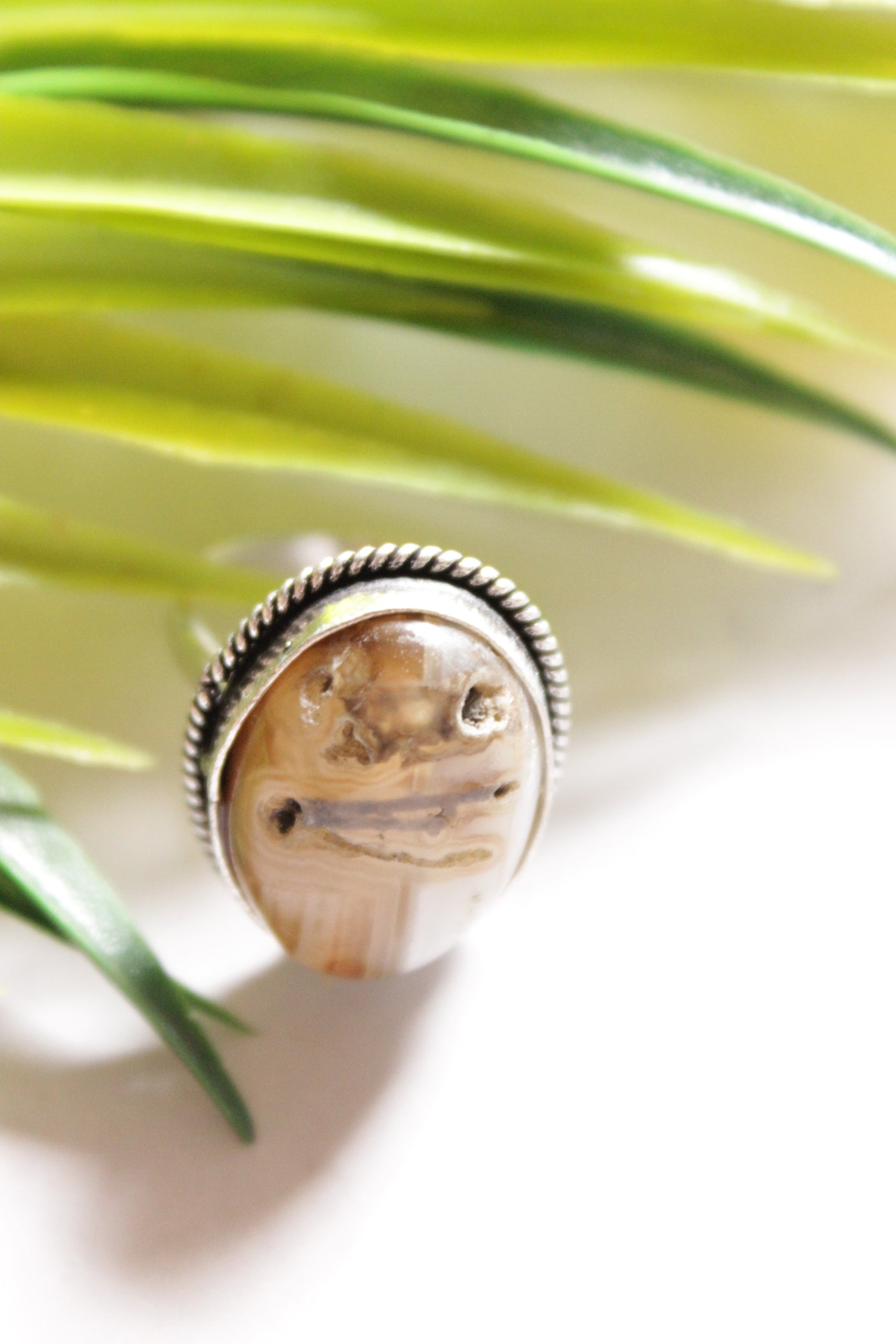 Shaded White & Brown Glass Stone Embedded Oxidised Finish Adjustable Ring