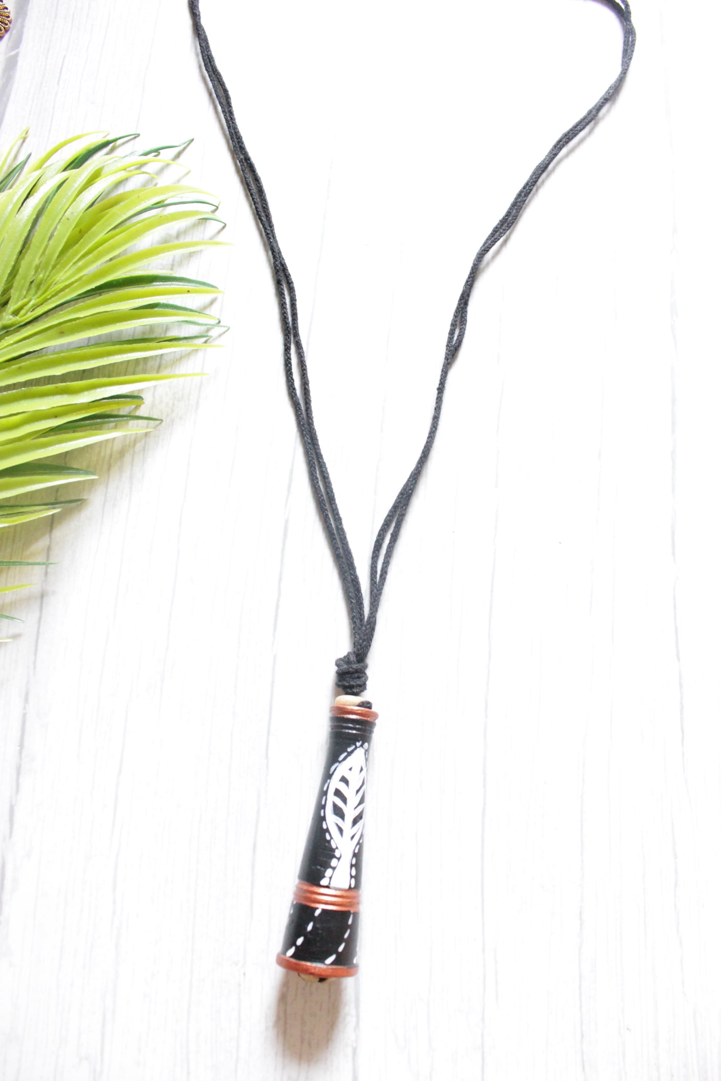 Black Hand Painted Terracotta Clay Conical Pendant Adjustable Thread Closure Necklace Set