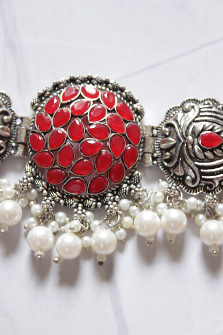 Red Glass Stones Embedded Adjustable Dori Closure Choker Necklace Set