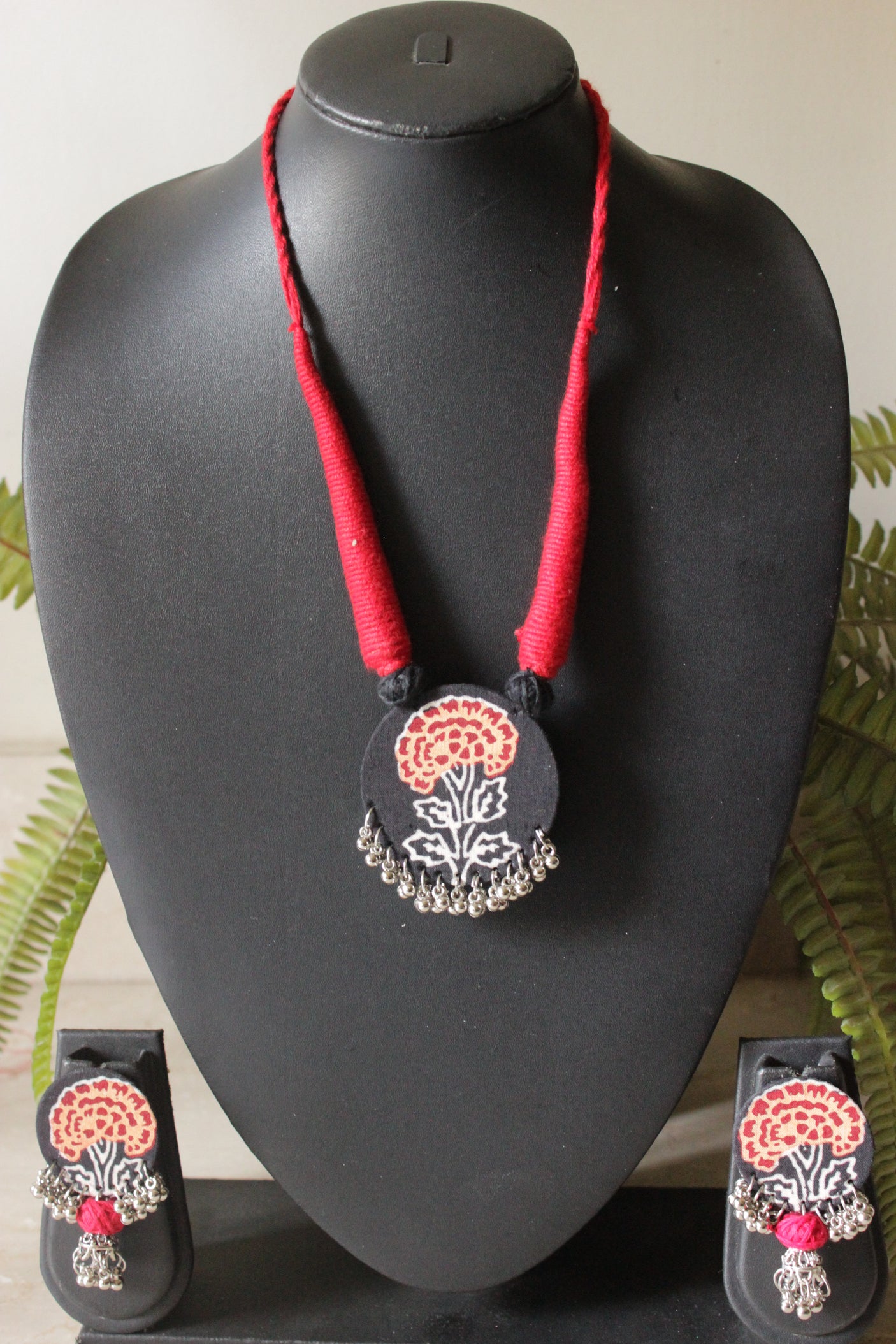 Black & Red Hand Painted Fabric Metal Beads Embellished Necklace Set