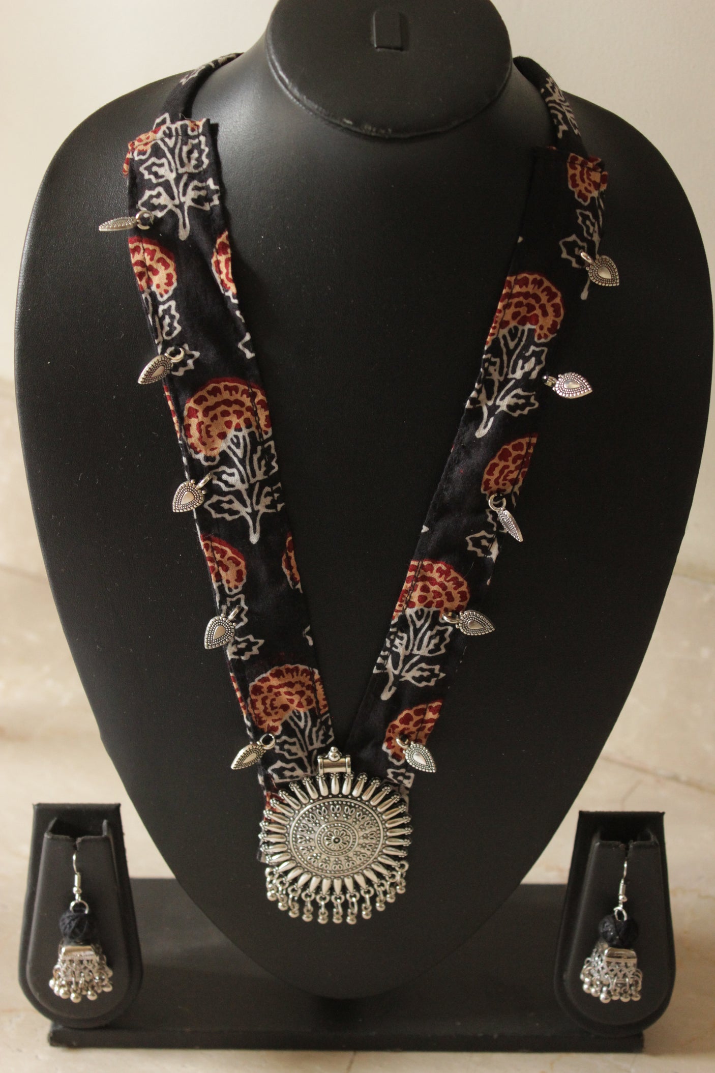 Black and Maroon Block Printed Fabric and Oxidised Metal Pendant Collar Necklace Set