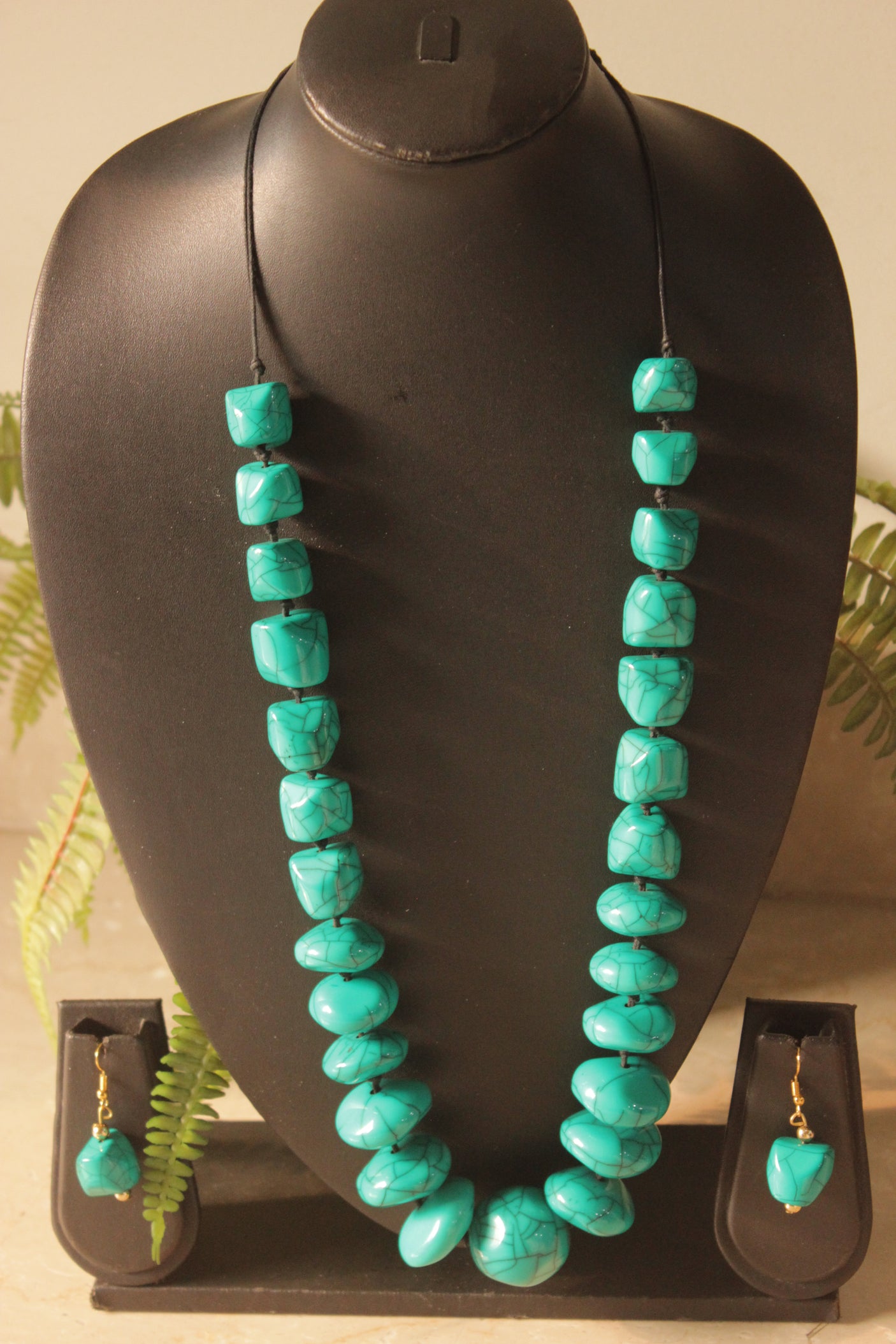 Turquoise Abstract Shape Resin Beads Necklace Set