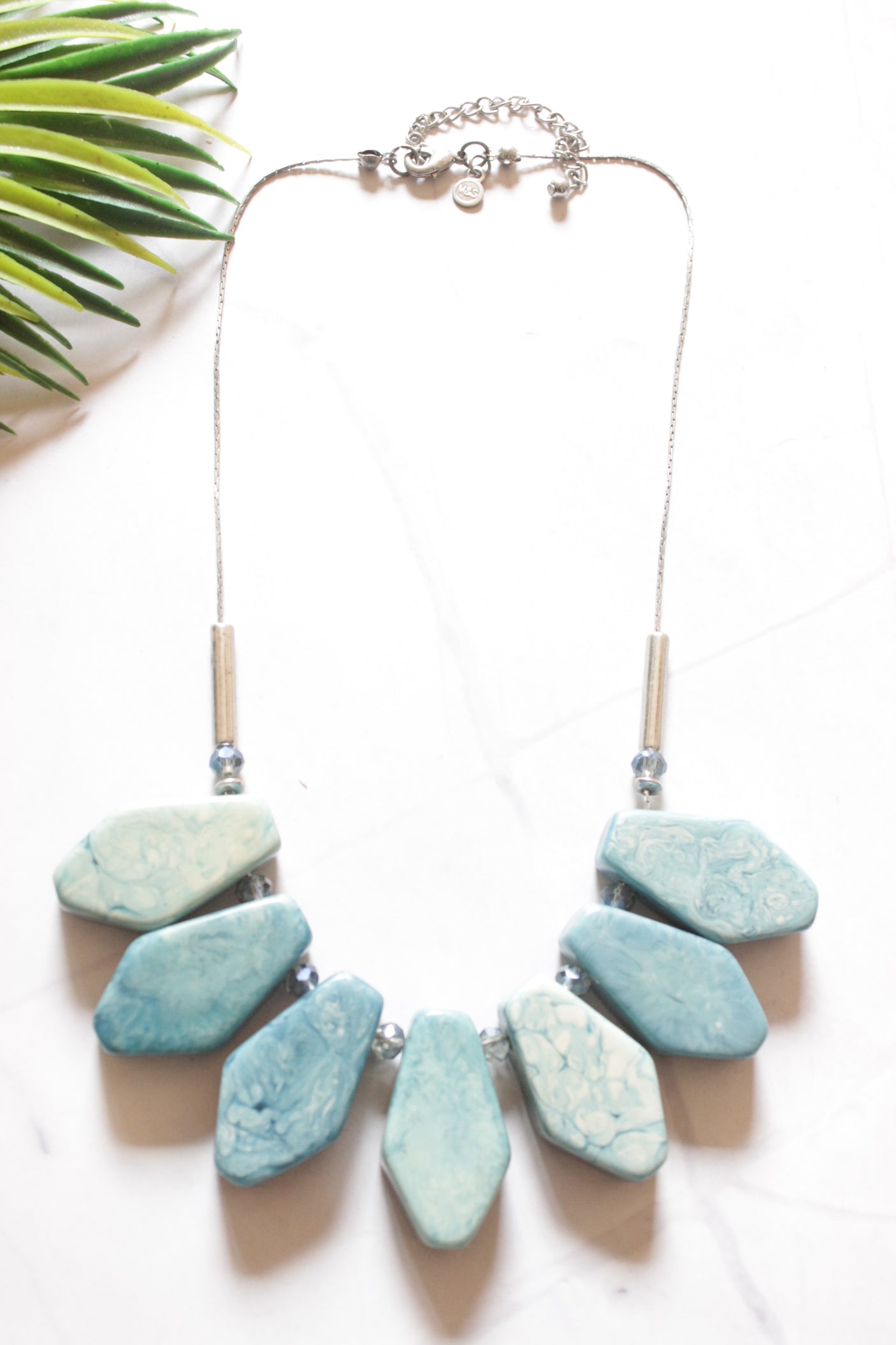 Shaded Blue Stones Elegant Chain Necklace