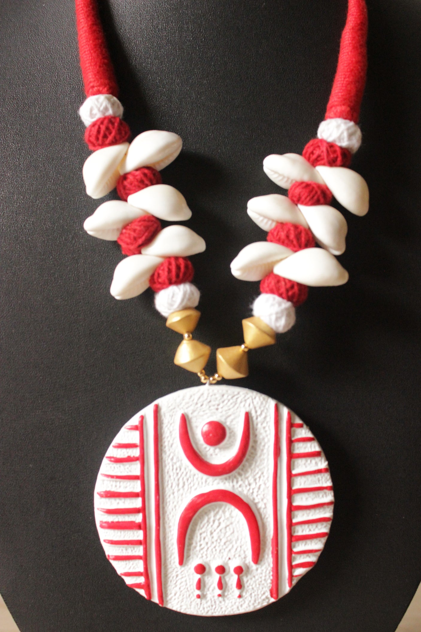 White & Red Handcrafted Terracotta Clay Choker Neklace Set with Adjustable Thread Closure