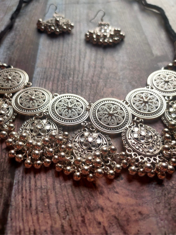 2 Layer Circular Metal Choker Necklace Set with Metal Beads