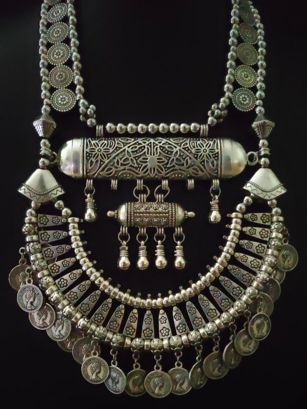 Royal Maharani Metal Necklace