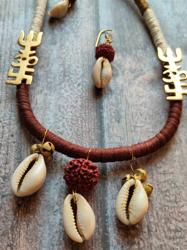 Minimalist Shells and Rudraksha Thread Necklace Set