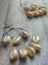 Concentric Circles Shell Earrings