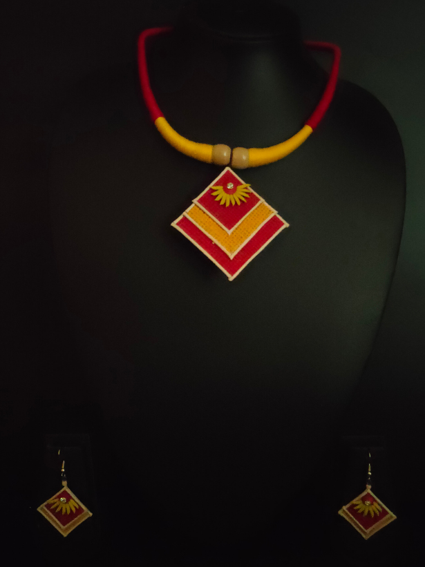 Minimalist Elegant Red & Yellow Jute Necklace Set with Thread Closure