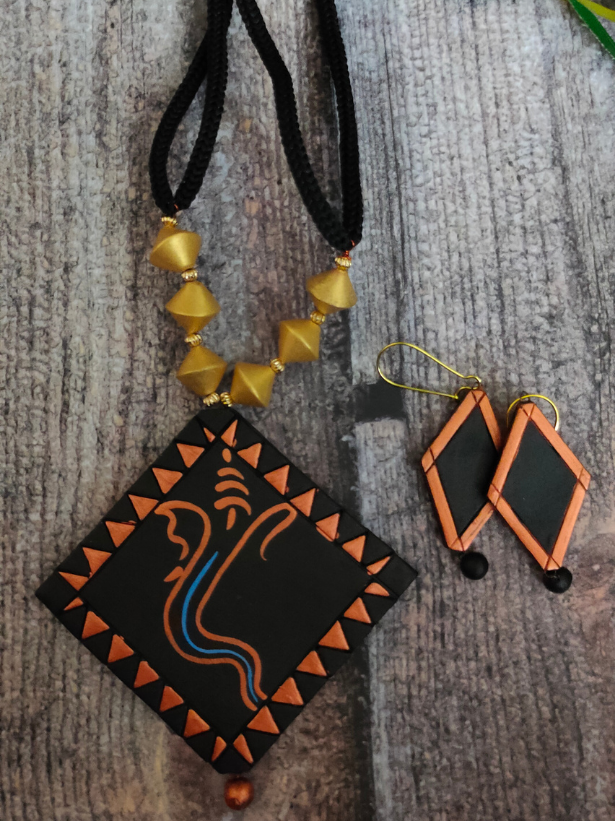 Thread Closure Ganesha Handpainted Terracotta Necklace Set