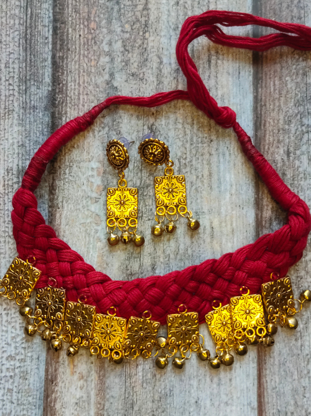 Antique Gold Finish Thread Work Hasli Necklace Set