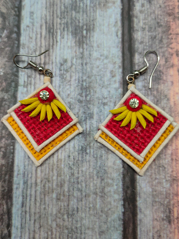 Minimalist Elegant Red & Yellow Jute Necklace Set with Thread Closure