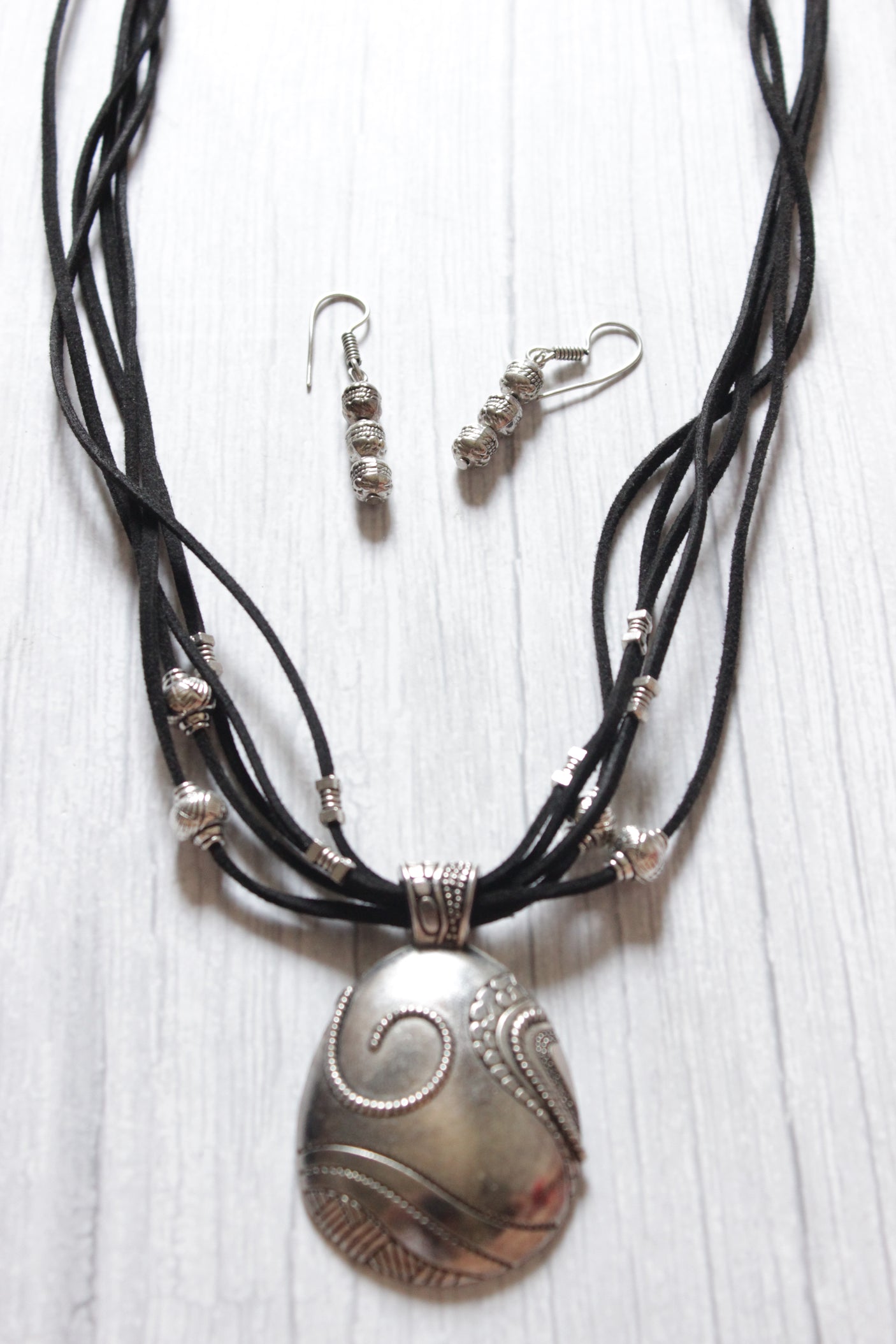 Oxidised Silver Finish Metal Pendant Rope Closure Necklace Set with Metal Accents