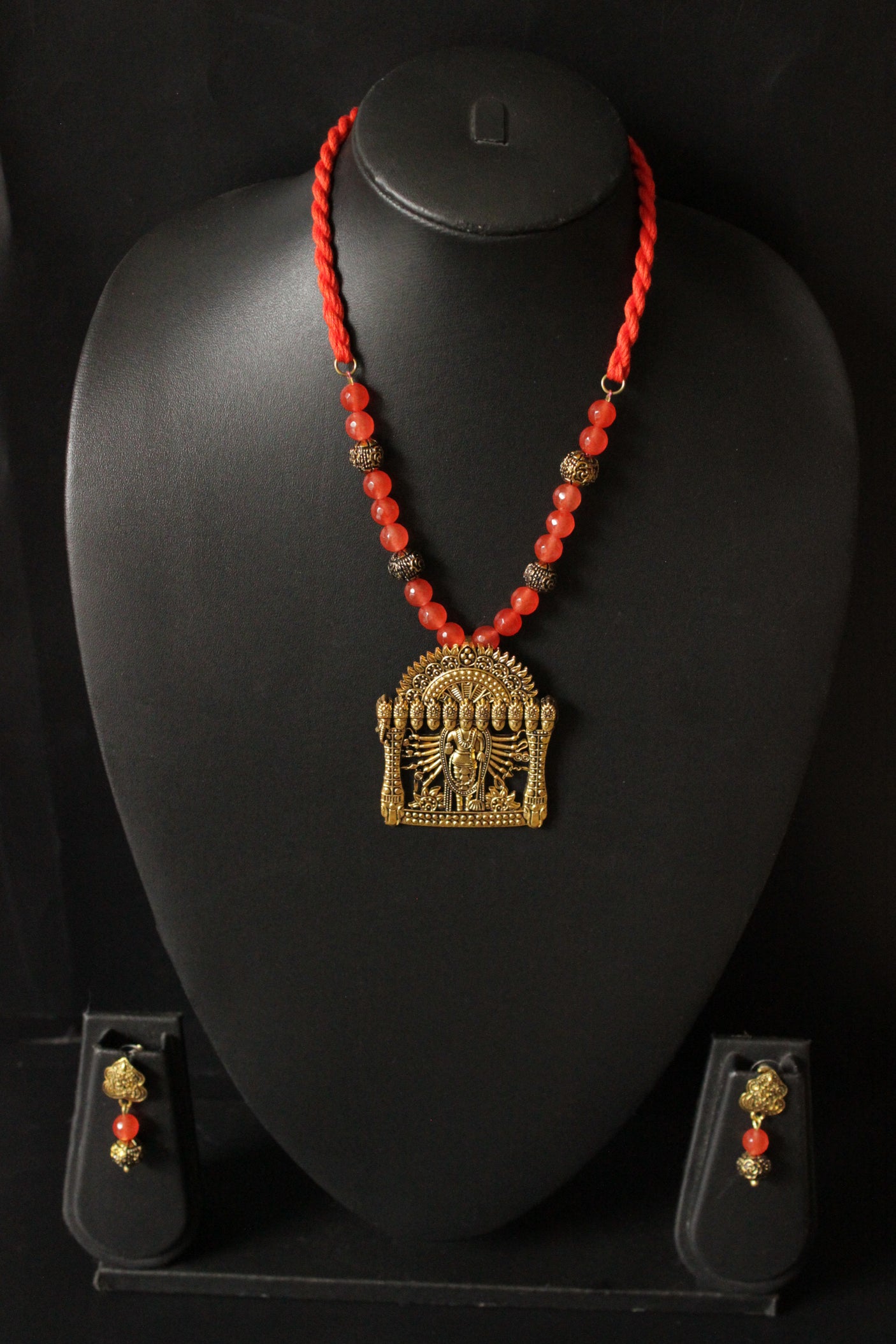 Red Jade Beads Rope Closure Necklace Set with Antique Gold Finish Metal Pendant